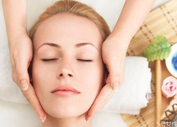 戴口罩會(huì)長(zhǎng)痘痘嗎 長(zhǎng)期戴口罩臉上長(zhǎng)痘痘怎么辦 戴口罩會(huì)長(zhǎng)痘痘嗎 長(zhǎng)期戴口罩臉上長(zhǎng)痘痘怎么辦