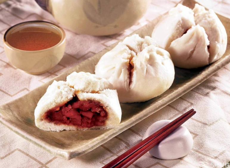 叉燒包是什么肉做的 叉燒包的肉餡怎么調