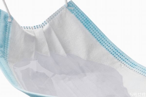 冬天戴口罩里面有水怎么辦 冬天怎么戴口罩才不會濕 冬天戴口罩里面有水怎么辦 冬天怎么戴口罩才不會濕