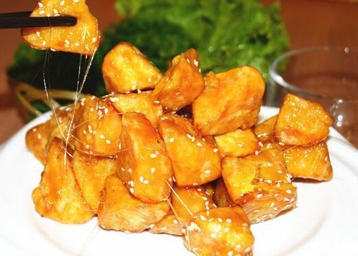 拔絲土豆的糖漿怎么熬 拔絲土豆熬糖技巧 拔絲土豆的糖漿怎么熬 拔絲土豆熬糖技巧