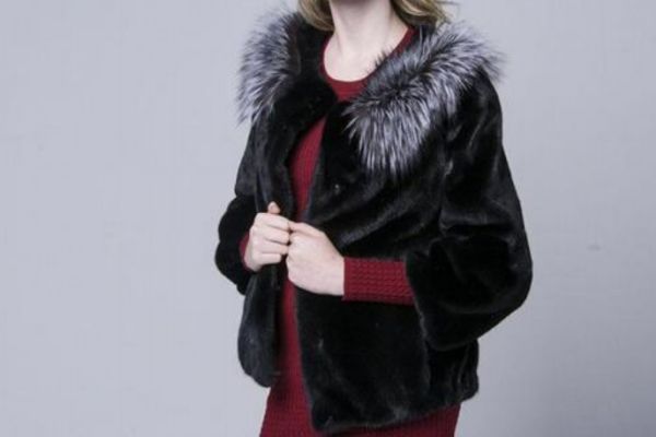 黑色貂皮發(fā)紅怎么回事 黑色貂皮發(fā)紅的原因 黑色貂皮發(fā)紅怎么回事 黑色貂皮發(fā)紅的原因