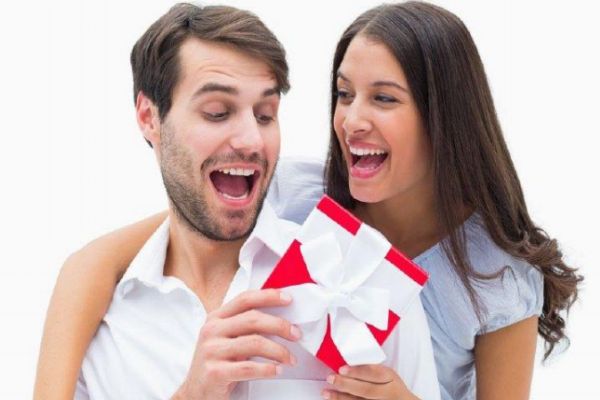 大年初一需要給女朋友紅包嗎 過年要給女朋友送禮物嗎 大年初一需要給女朋友紅包嗎 過年要給女朋友送禮物嗎