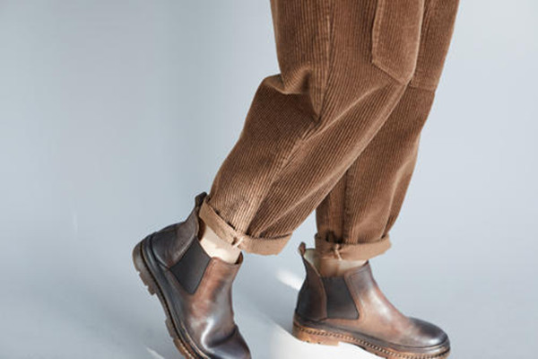 燈芯絨面料好嗎 燈芯絨面料的優(yōu)缺點(diǎn) 燈芯絨面料好嗎 燈芯絨面料的優(yōu)缺點(diǎn)