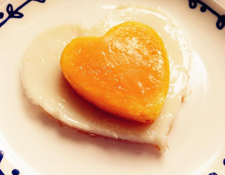 沒有工具怎么煎愛心雞蛋 心形雞蛋怎么煎 沒有工具怎么煎愛心雞蛋 心形雞蛋怎么煎