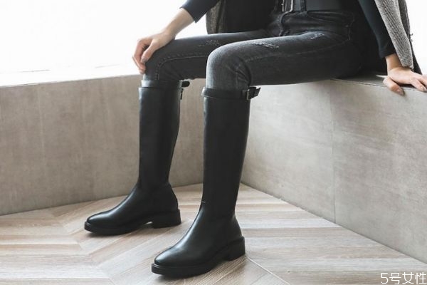 騎士靴適合多高的人穿 騎士靴和馬丁靴的區(qū)別 騎士靴適合多高的人穿 騎士靴和馬丁靴的區(qū)別