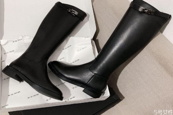 騎士靴適合多高的人穿 騎士靴和馬丁靴的區(qū)別 騎士靴適合多高的人穿 騎士靴和馬丁靴的區(qū)別