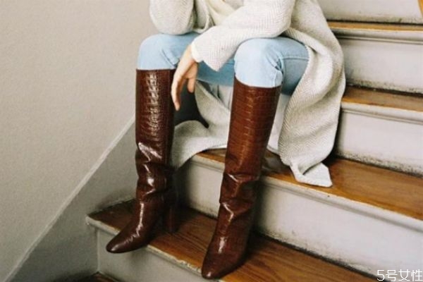 騎士靴穿不上怎么辦 騎士靴掉筒怎么辦 騎士靴穿不上怎么辦 騎士靴掉筒怎么辦