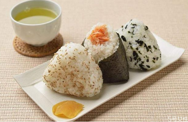 做飯團需要什么材料 制作飯團的材料大全 做飯團需要什么材料 制作飯團的材料大全