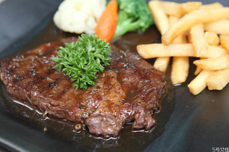 速凍牛排煎幾分鐘 牛排煎多久能熟 速凍牛排煎幾分鐘 牛排煎多久能熟