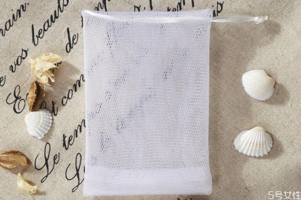 用起泡網(wǎng)好還是手搓好洗面奶 洗面奶起泡器的危害 用起泡網(wǎng)好還是手搓好洗面奶 洗面奶起泡器的危害