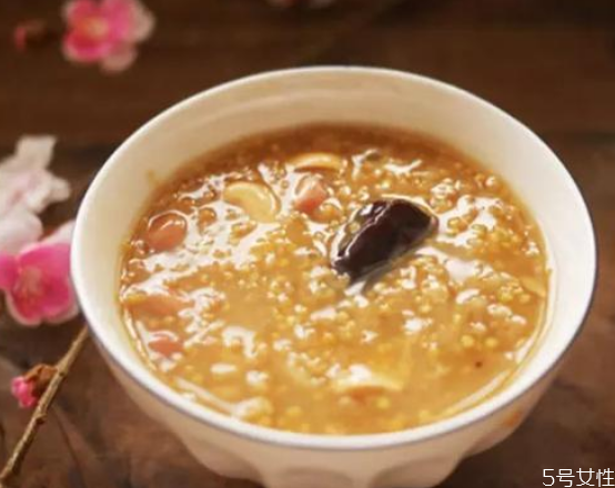 臘八節(jié)吃什么 關(guān)于臘八節(jié)的傳統(tǒng)食物 臘八節(jié)吃什么 關(guān)于臘八節(jié)的傳統(tǒng)食物