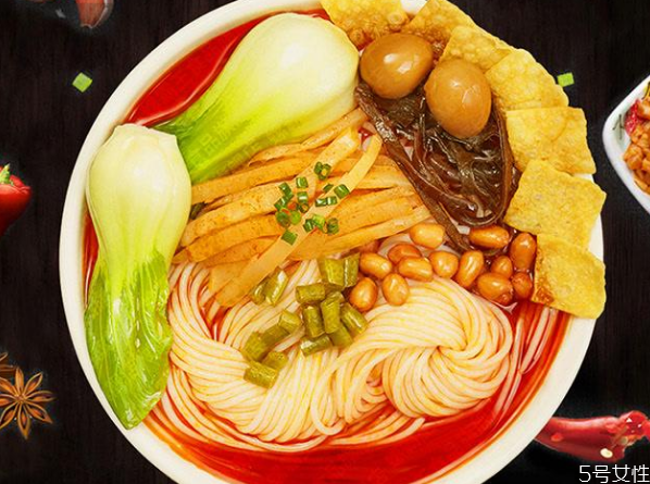 螺螄粉為什么要煮兩遍 煮螺螄粉可以不換水嗎 螺螄粉為什么要煮兩遍 煮螺螄粉可以不換水嗎