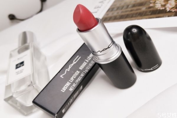 迪奧和mac口紅哪個好 迪奧和mac口紅差距大嗎 迪奧和mac口紅哪個好 迪奧和mac口紅差距大嗎