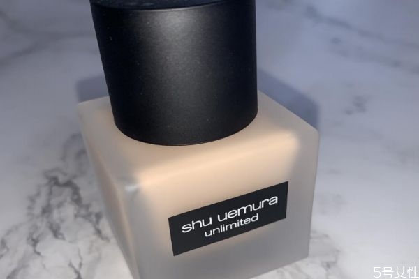 植村秀小方瓶574是什么色 植村秀小方瓶粉底液色號(hào)選擇 植村秀小方瓶574是什么色 植村秀小方瓶粉底液色號(hào)選擇