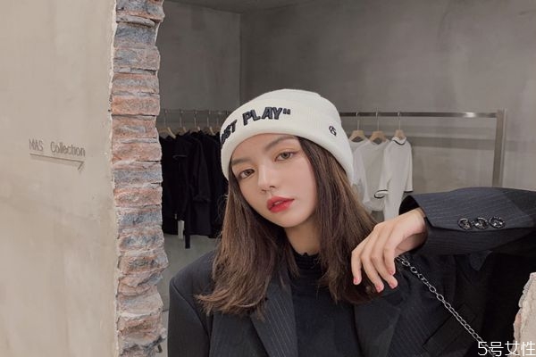 毛線(xiàn)帽有靜電嗎 毛線(xiàn)帽有劉海怎么戴