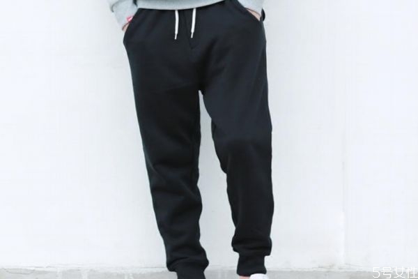 衛(wèi)褲買大點(diǎn)還是小點(diǎn)的 衛(wèi)褲是梭織好還是純棉的好 衛(wèi)褲買大點(diǎn)還是小點(diǎn)的 衛(wèi)褲是梭織好還是純棉的好