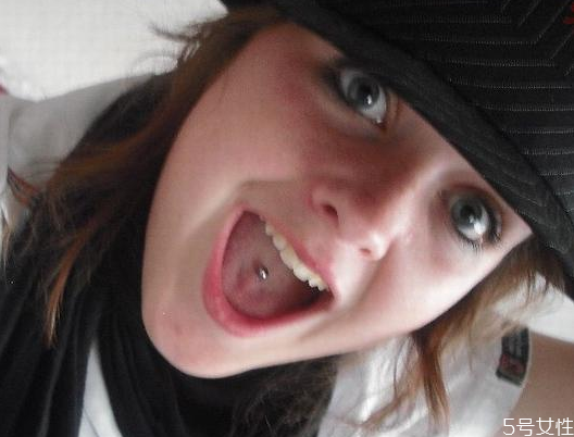 打舌釘多少錢一個(gè) 醫(yī)院可不可以穿舌釘 打舌釘多少錢一個(gè) 醫(yī)院可不可以穿舌釘