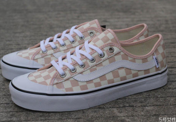 vans棋盤(pán)格洗后泛白 vans棋盤(pán)格掉色怎么補(bǔ)救