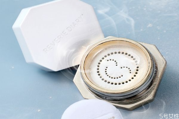 小奧汀散粉怎么樣 小奧汀散粉和花西子散粉哪個(gè)好用 小奧汀散粉怎么樣 小奧汀散粉和花西子散粉哪個(gè)好用