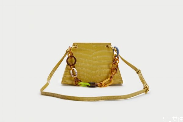 ur包包是什么皮 ur包包怎么分真假 ur包包是什么皮 ur包包怎么分真假