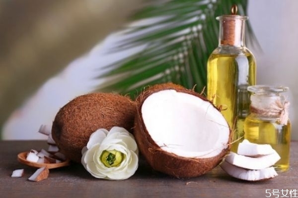 椰子油洗頭怎么加熱 哪種椰子油的護(hù)發(fā)效果好 椰子油洗頭怎么加熱 哪種椰子油的護(hù)發(fā)效果好