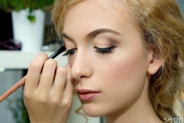 畫眉毛要把眉毛刮了嗎 畫眉毛要畫眉頭嗎 畫眉毛要把眉毛刮了嗎 畫眉毛要畫眉頭嗎