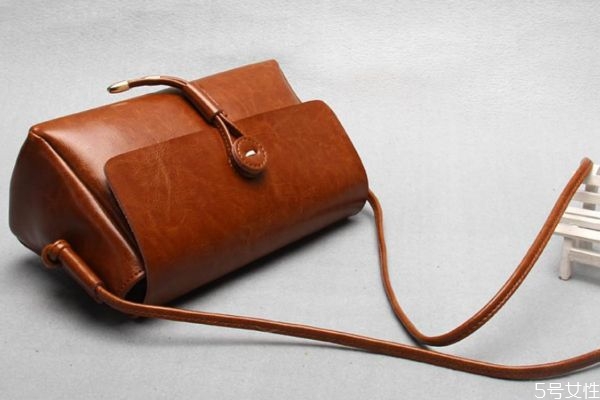 牛皮包怎么保養(yǎng) 牛皮包的護(hù)理要點(diǎn) 牛皮包怎么保養(yǎng) 牛皮包的護(hù)理要點(diǎn)