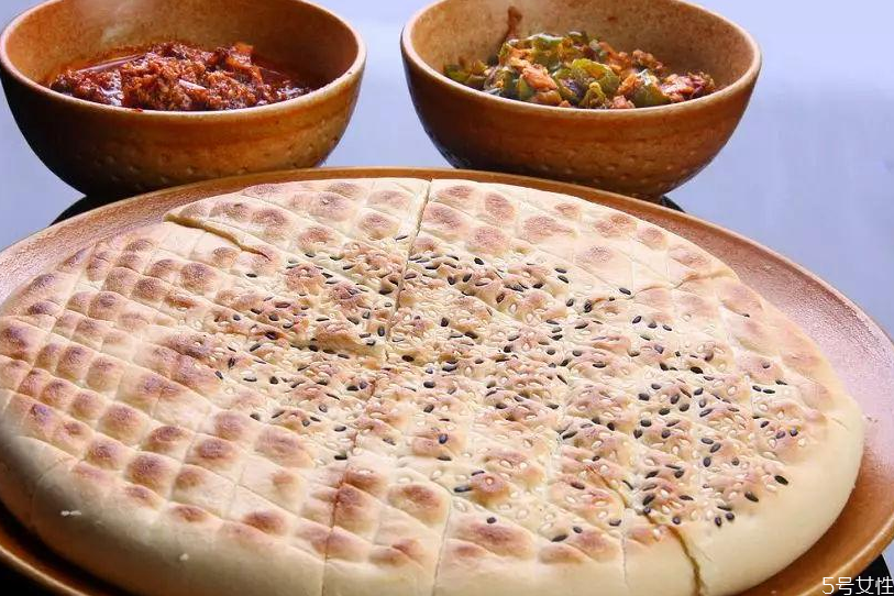 鍋盔發(fā)面技巧 白面鍋盔空心 鍋盔發(fā)面技巧 白面鍋盔空心