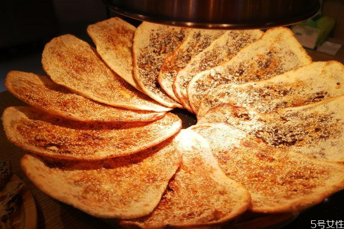 鍋盔可以用微波爐加熱嗎 鍋盔的做法 鍋盔可以用微波爐加熱嗎 鍋盔的做法