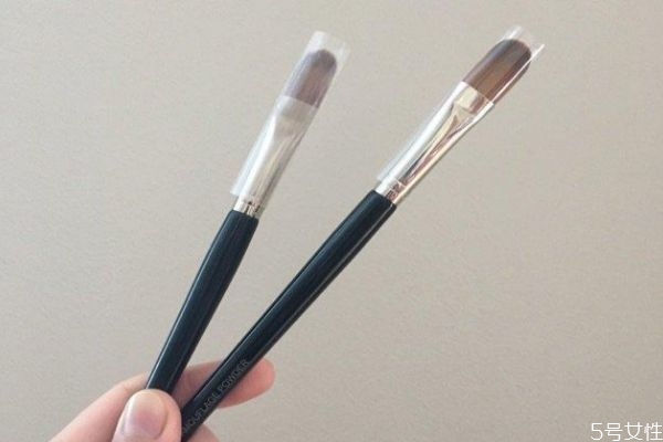 遮瑕刷長(zhǎng)什么樣子 遮瑕刷和唇刷的區(qū)別