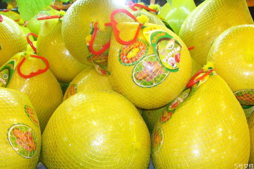 沙田柚甜還是桂柚甜 沙田柚怎么挑選才甜 沙田柚甜還是桂柚甜 沙田柚怎么挑選才甜