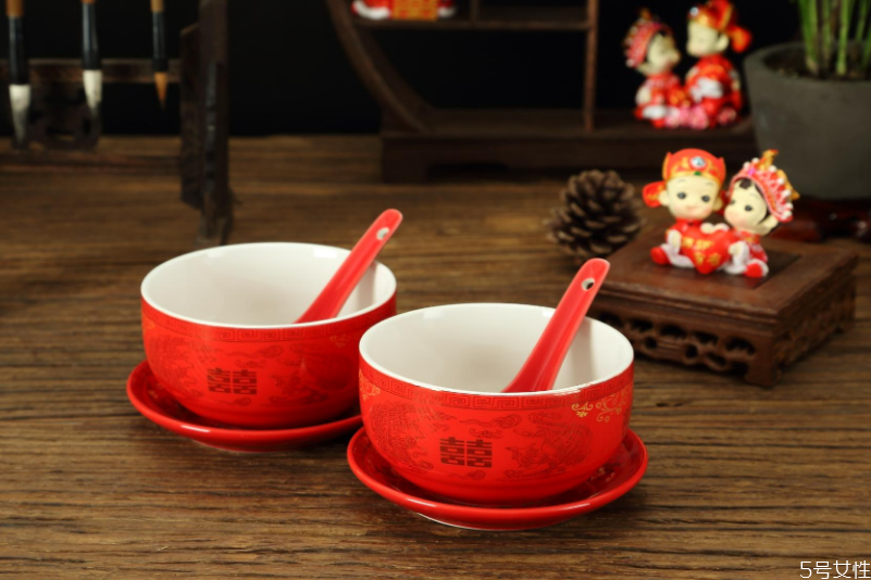 過(guò)年為什么要買新碗筷 春節(jié)添碗要幾個(gè)