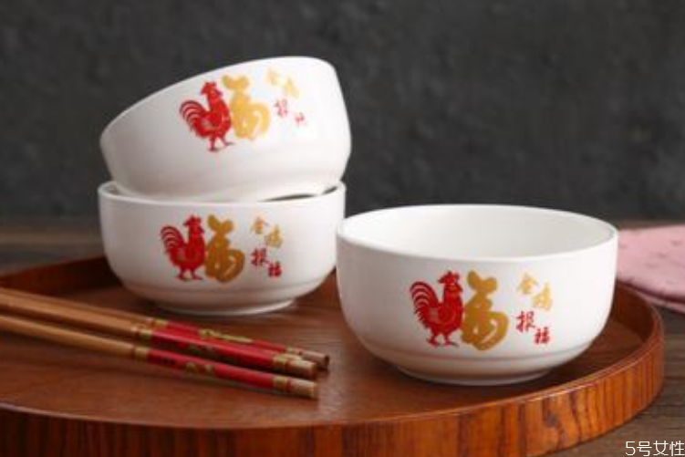 過年買幾個碗幾個盤 過年添碗的講究 過年買幾個碗幾個盤 過年添碗的講究