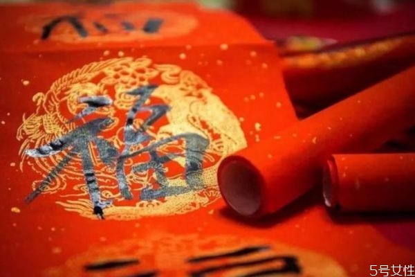 貼春聯(lián)是因為什么 春聯(lián)種類有哪些 貼春聯(lián)是因為什么 春聯(lián)種類有哪些