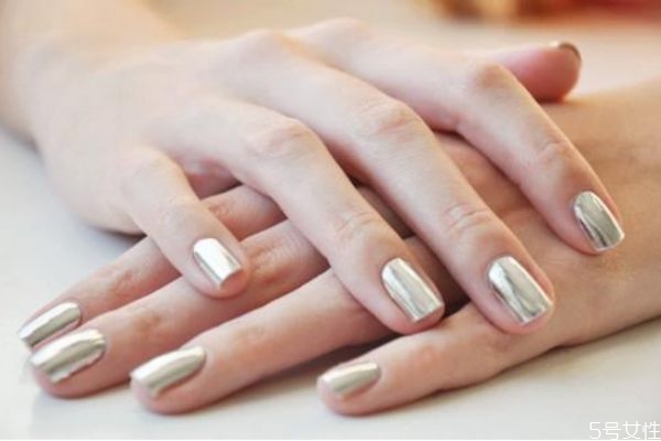 甲油膠為什么那么貴 甲膠油有什么優(yōu)點 甲油膠為什么那么貴 甲膠油有什么優(yōu)點