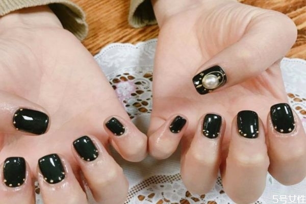 卸甲水進(jìn)眼睛有什么危害 卸甲水對(duì)皮膚有傷害嗎 卸甲水進(jìn)眼睛有什么危害 卸甲水對(duì)皮膚有傷害嗎