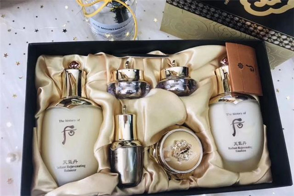 膚色暗黃有什么護(hù)膚品可以提亮膚色 膚色暗黃有什么護(hù)膚品可以提亮膚色