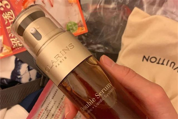 膚色暗黃有什么護(hù)膚品可以提亮膚色 膚色暗黃有什么護(hù)膚品可以提亮膚色