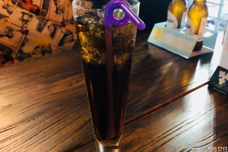 長(zhǎng)島冰茶為什么不能點(diǎn) 女生點(diǎn)長(zhǎng)島冰茶的暗語(yǔ) 長(zhǎng)島冰茶為什么不能點(diǎn) 女生點(diǎn)長(zhǎng)島冰茶的暗語(yǔ)