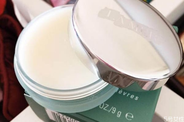 海藍之謎唇膏有沒有唇刷 海藍之謎唇膏用什么涂 海藍之謎唇膏有沒有唇刷 海藍之謎唇膏用什么涂