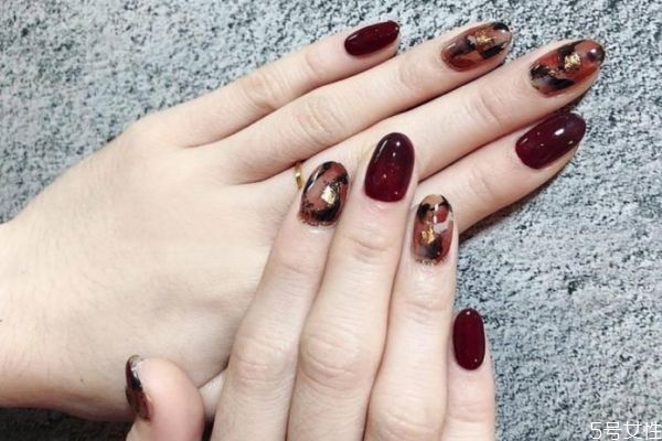 卸甲水保質期多久 卸甲水過期了還能用嗎 卸甲水保質期多久 卸甲水過期了還能用嗎