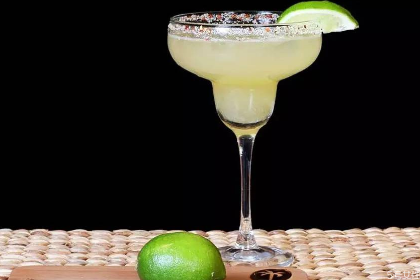 邊車雞尾酒多少度 邊車雞尾酒味道 邊車雞尾酒多少度 邊車雞尾酒味道