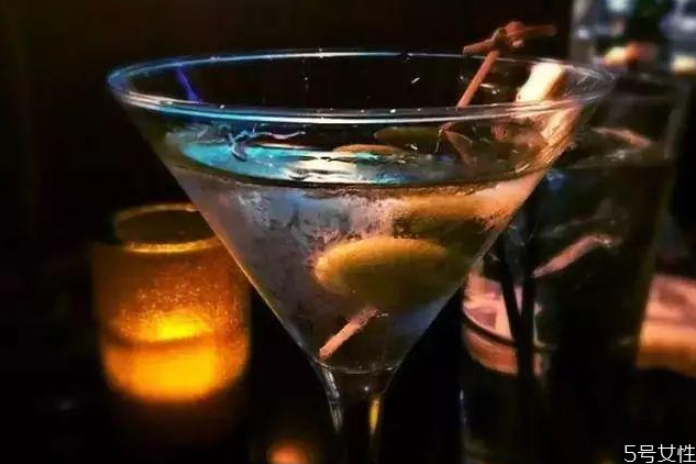 邊車雞尾酒多少度 邊車雞尾酒味道 邊車雞尾酒多少度 邊車雞尾酒味道