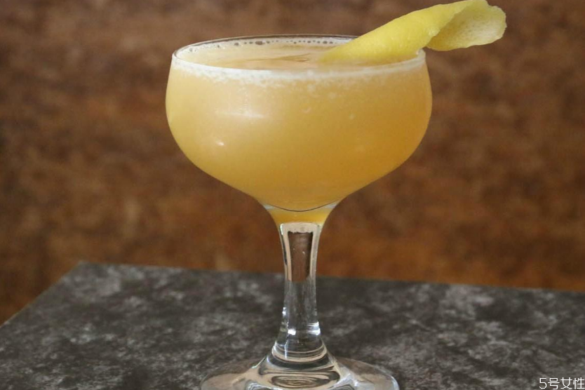 邊車雞尾酒配方 邊車雞尾酒怎么調(diào) 邊車雞尾酒配方 邊車雞尾酒怎么調(diào)