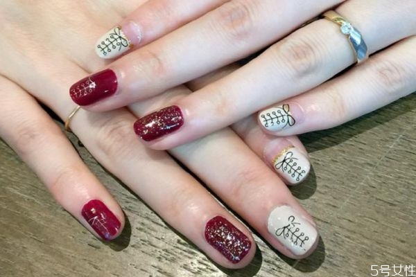 美甲掉了可以免費(fèi)補(bǔ)嗎 美甲長(zhǎng)出來(lái)一截怎么辦