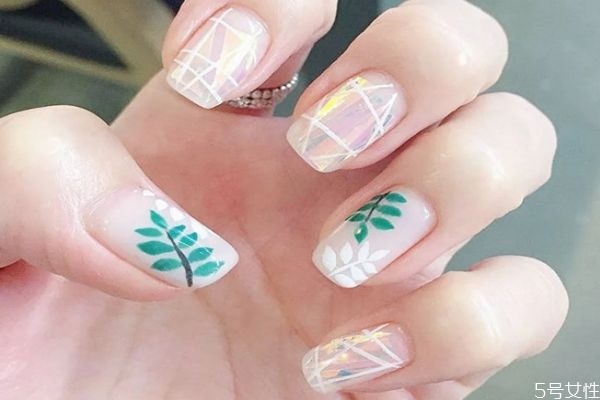 白色法式美甲怎么畫 百搭法式美甲教程 白色法式美甲怎么畫 百搭法式美甲教程