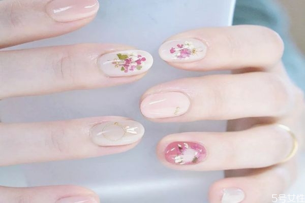 白色法式美甲怎么畫 百搭法式美甲教程 白色法式美甲怎么畫 百搭法式美甲教程