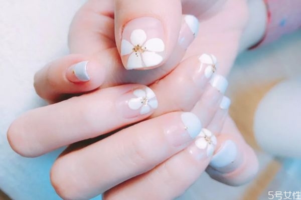 白色法式美甲怎么畫 百搭法式美甲教程 白色法式美甲怎么畫 百搭法式美甲教程