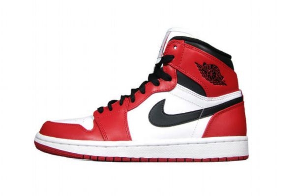 穿aj1高幫后面卡腳脖子疼 aj1磨腳后跟怎么辦 穿aj1高幫后面卡腳脖子疼 aj1磨腳后跟怎么辦