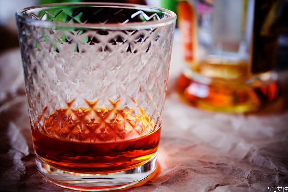 白蘭地怎么看年份 白蘭地講究年份嗎 白蘭地怎么看年份 白蘭地講究年份嗎